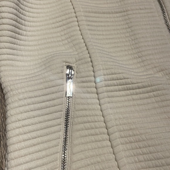 CALVIN KLEIN - Textured Lightweight Jacket - Picture 4 of 7